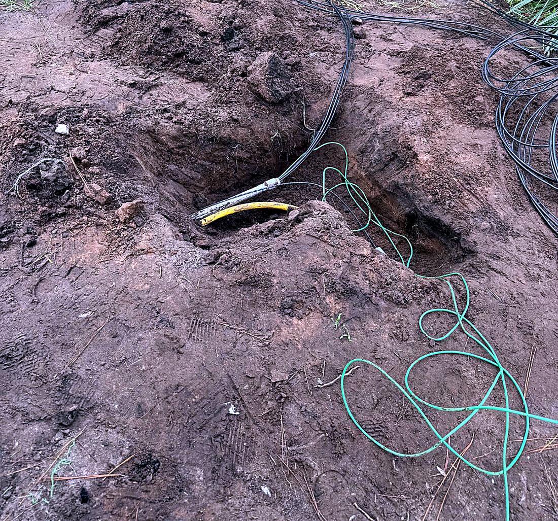 Underground conduit trench